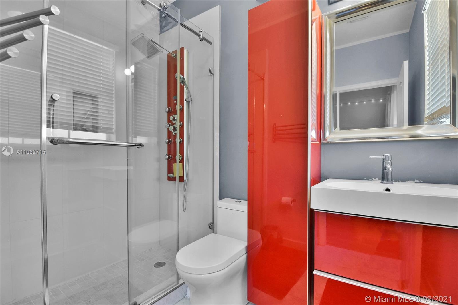 ISLANDS AT DORAL NORTHWES - Residential
