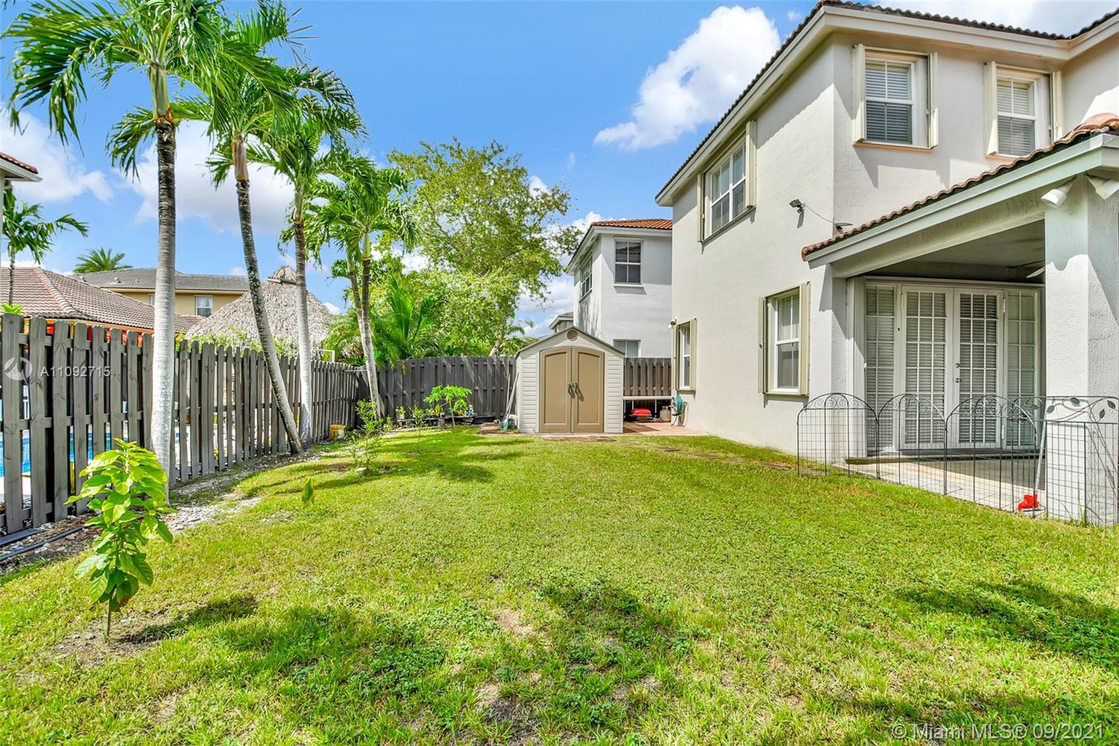 ISLANDS AT DORAL NORTHWES - Residential
