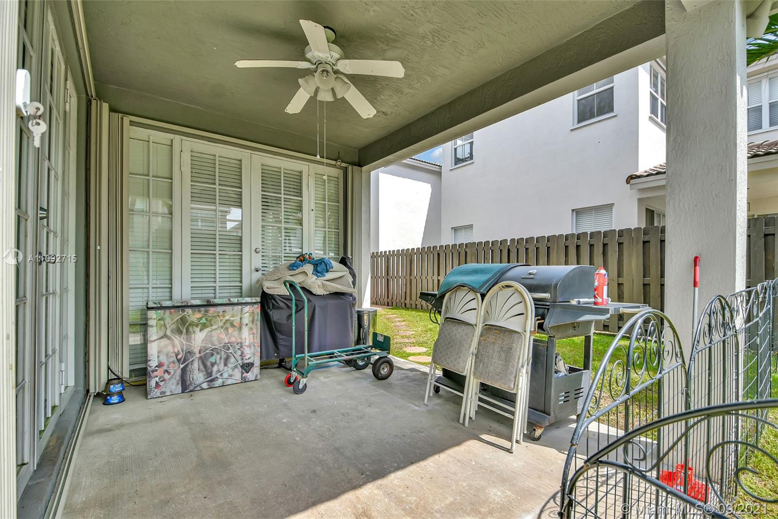ISLANDS AT DORAL NORTHWES - Residential