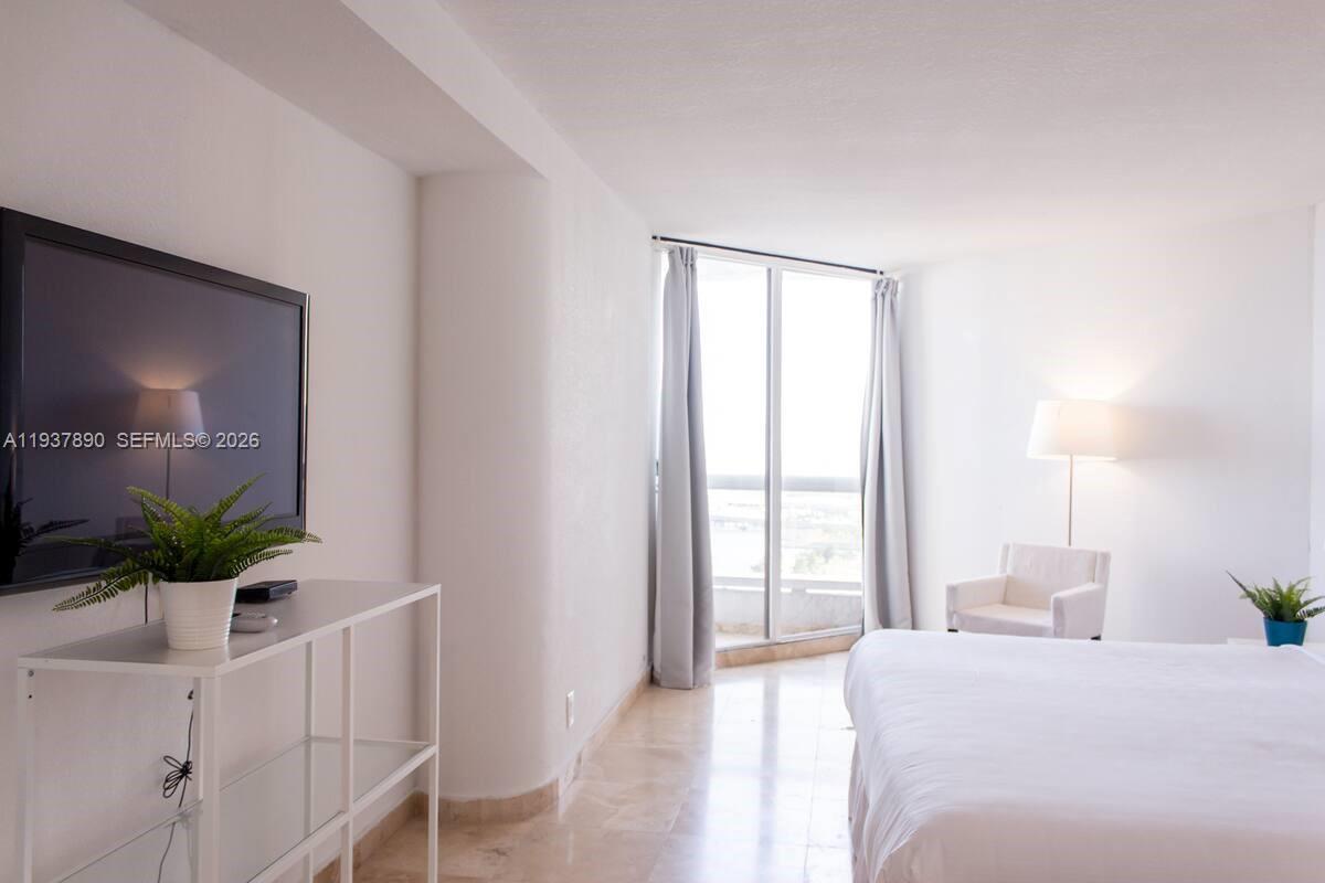 VENETIA CONDO - Residential