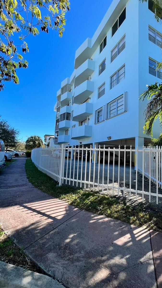 LISETTE CONDO - Residential