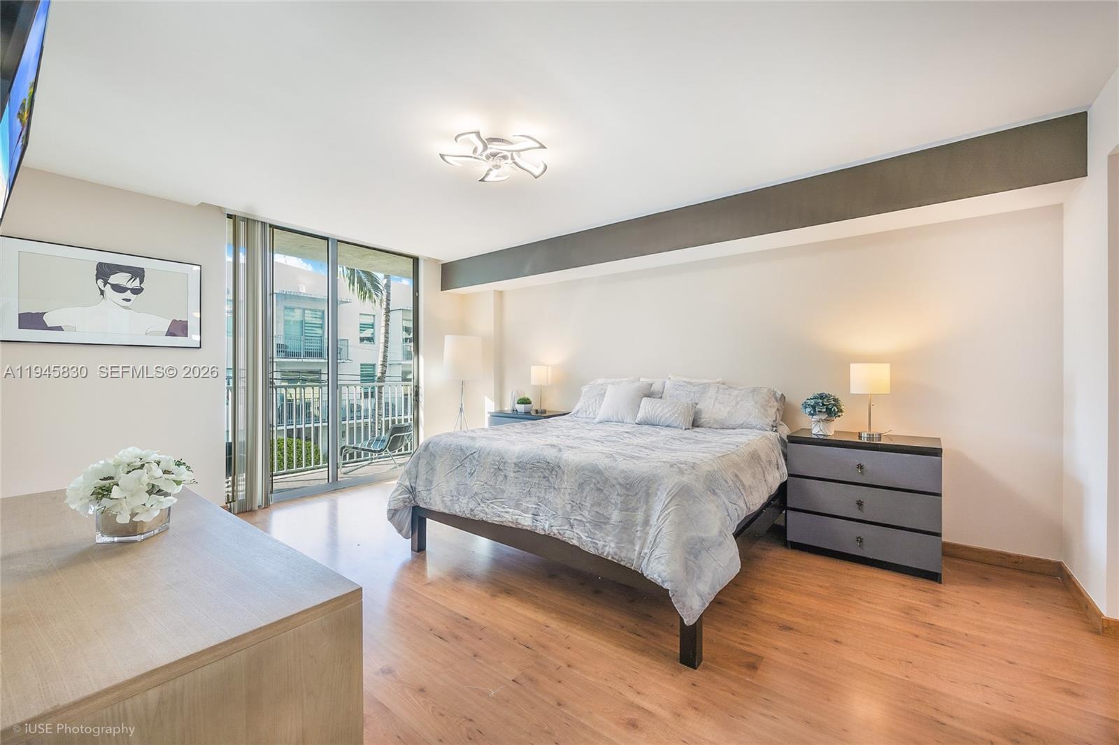Hollywood Station - Residential