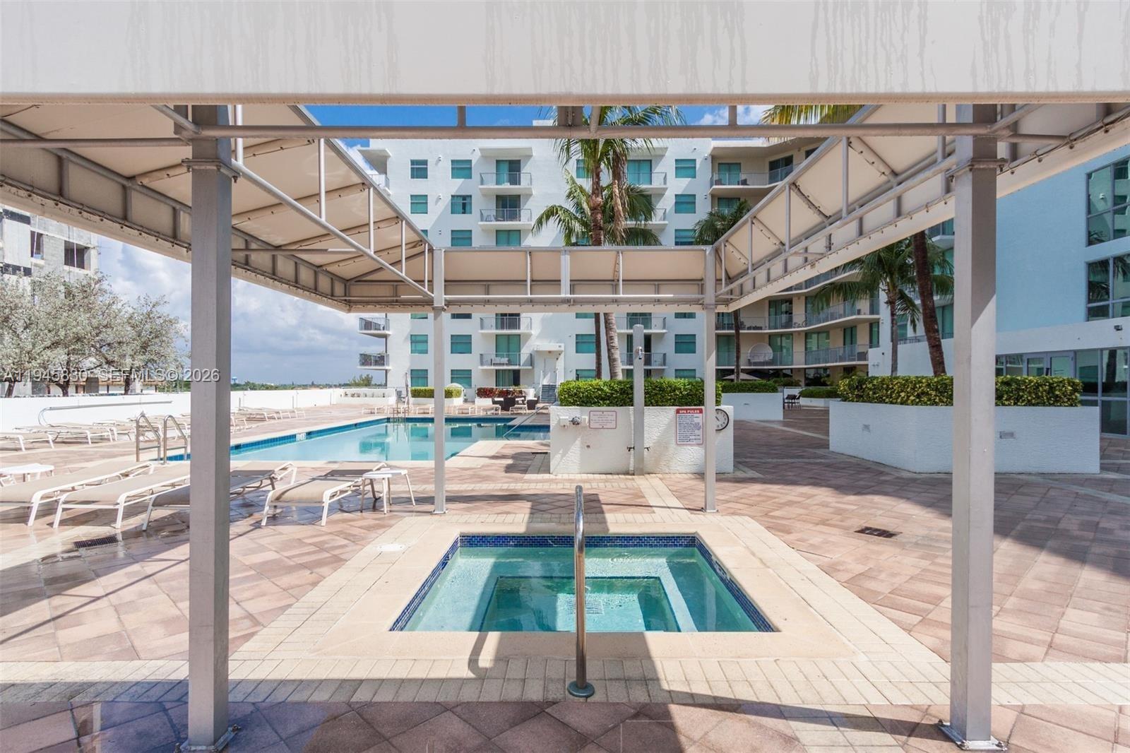 Hollywood Station - Residential