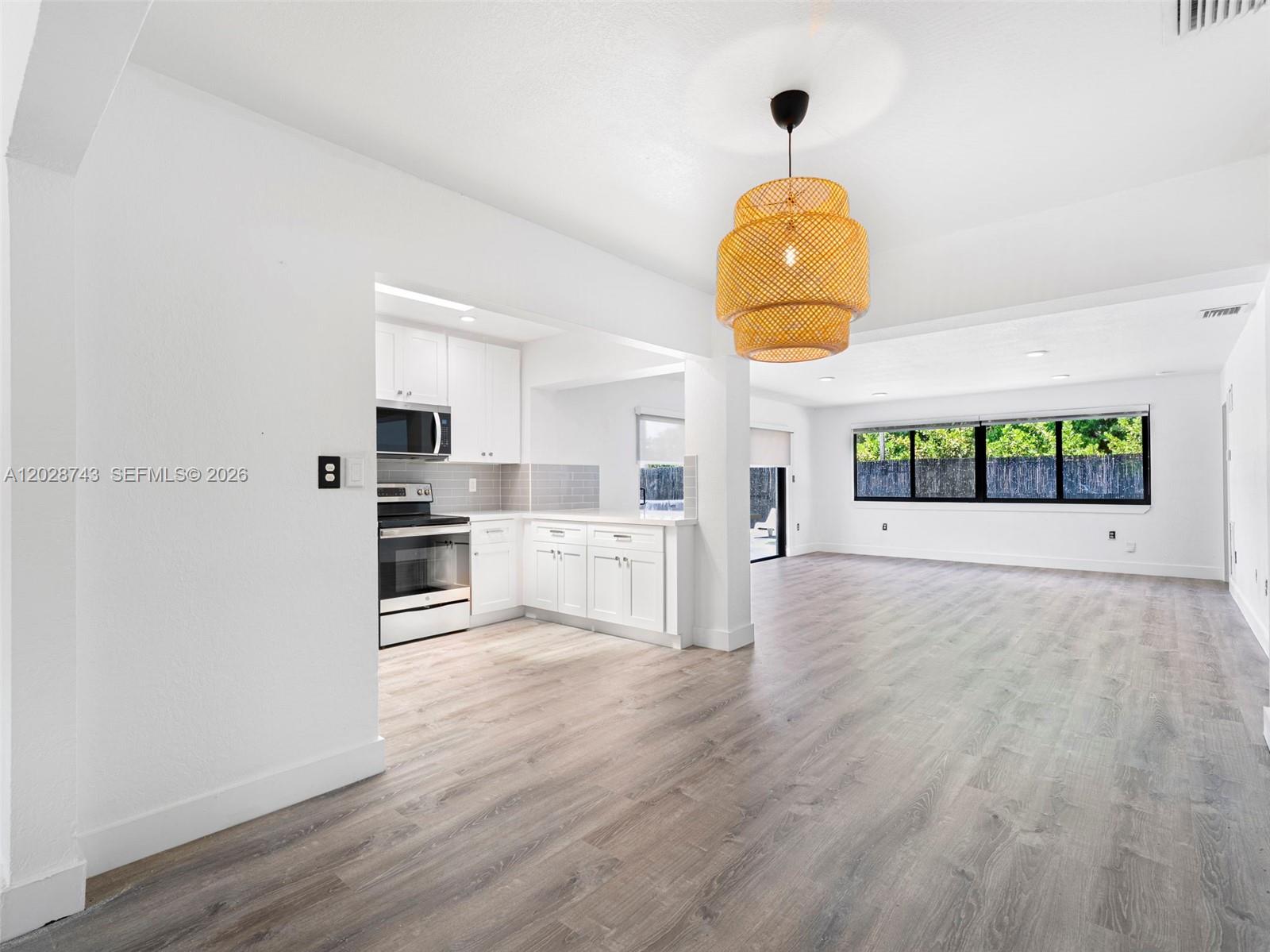 FREDERICK MANOR - Residential Lease