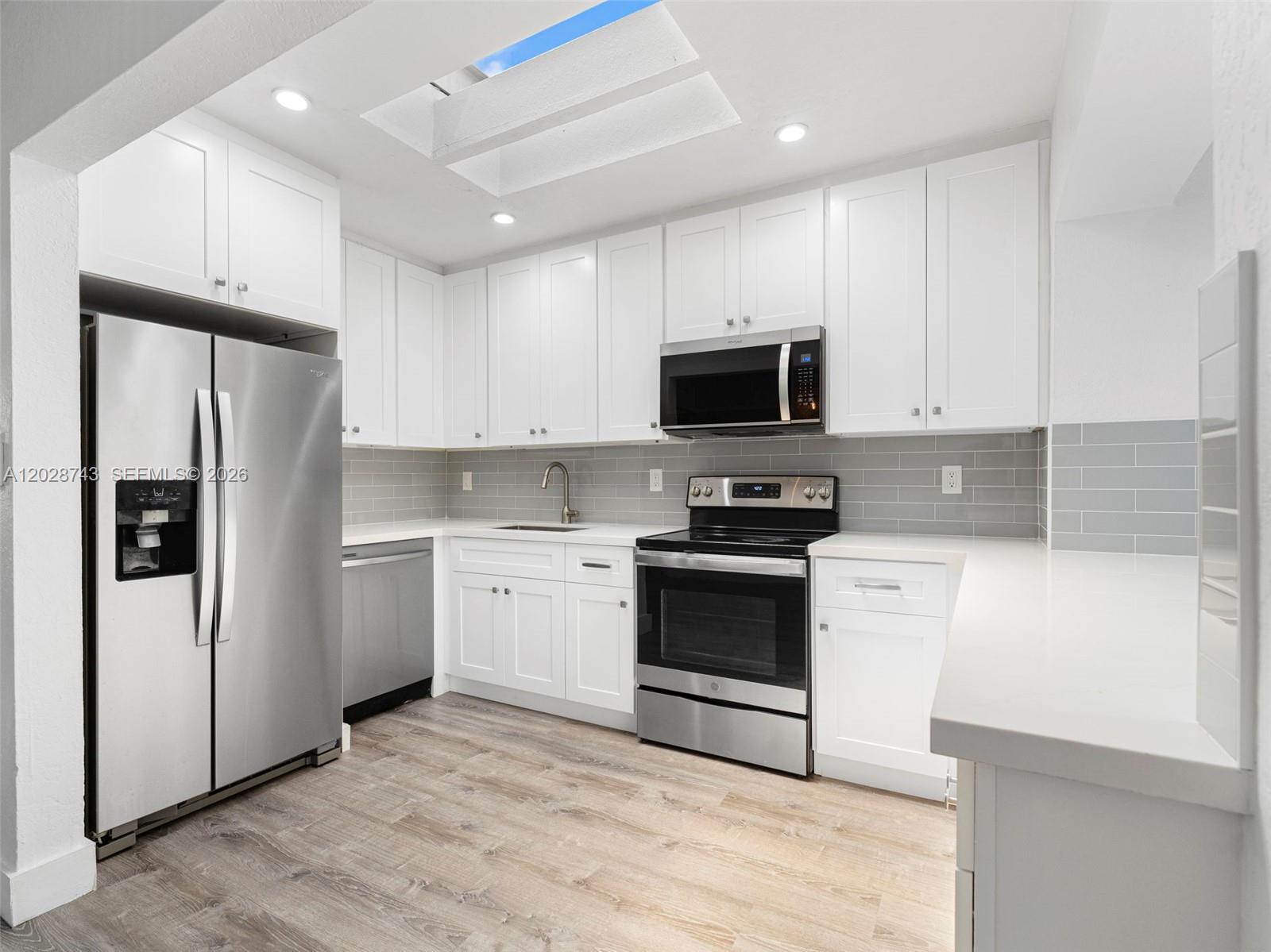 FREDERICK MANOR - Residential Lease