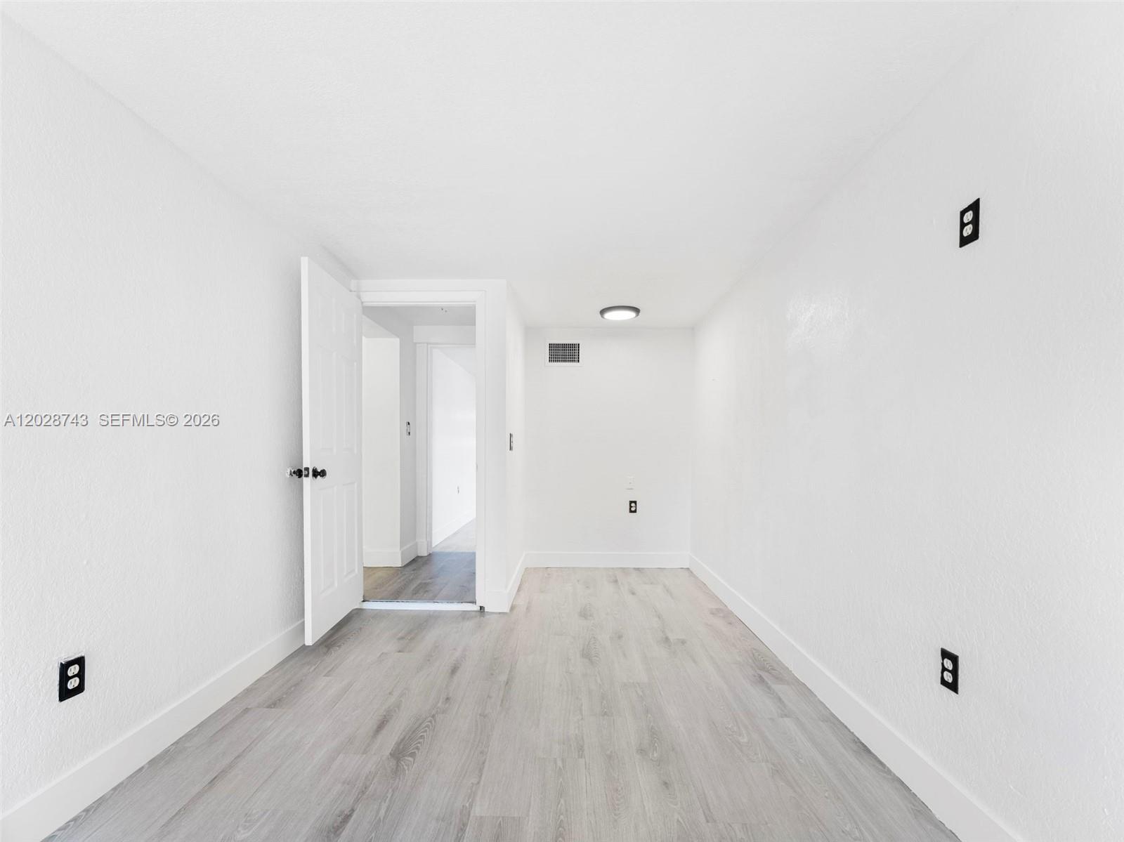 FREDERICK MANOR - Residential Lease