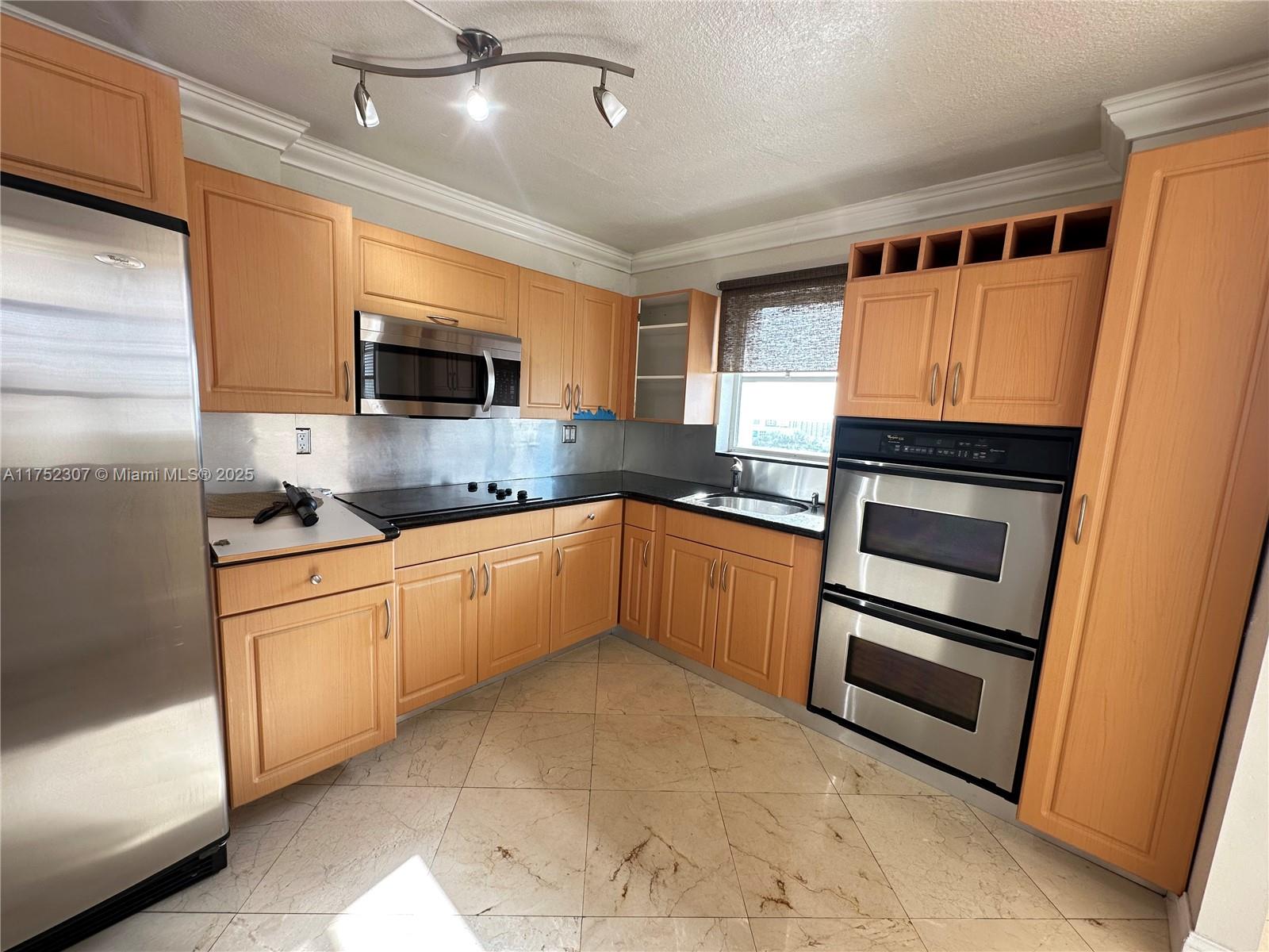 COMMODORE PLAZA CONDO - Residential Lease