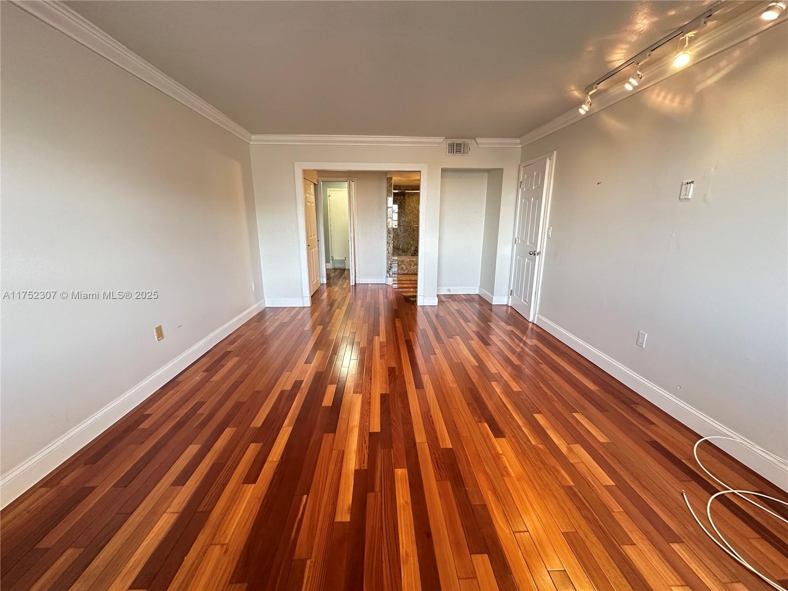 COMMODORE PLAZA CONDO - Residential Lease