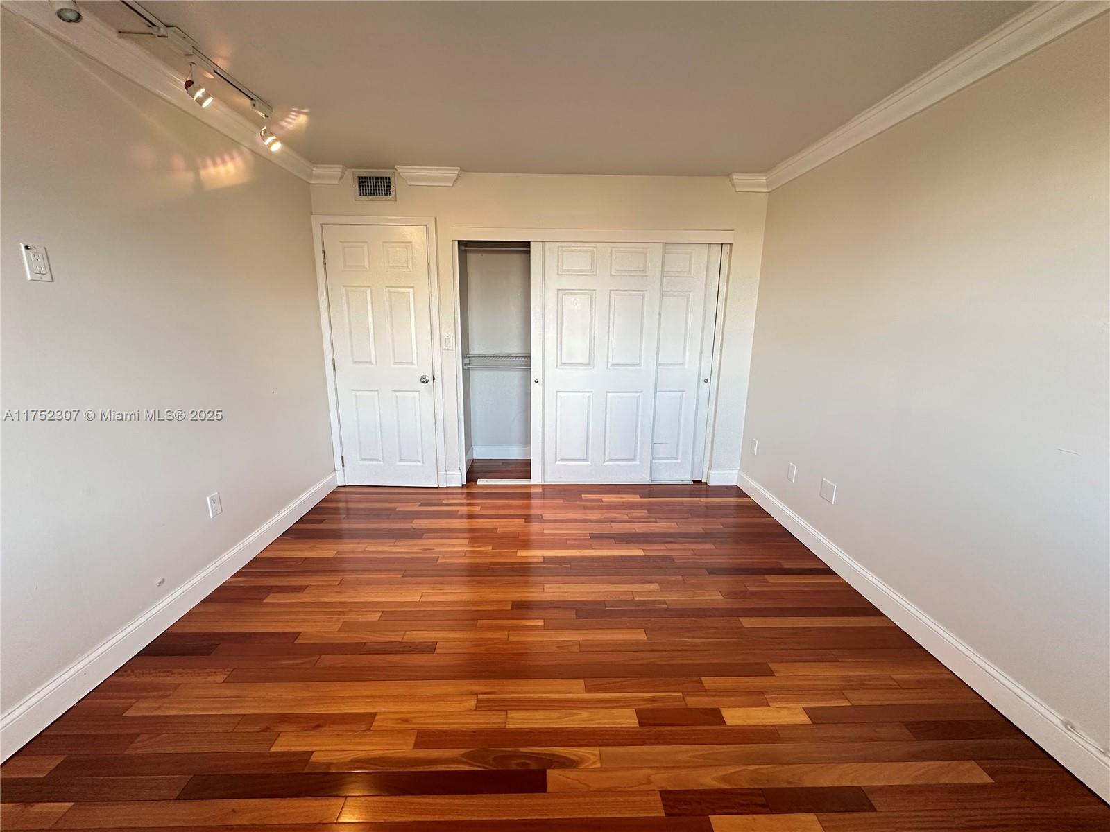 COMMODORE PLAZA CONDO - Residential Lease