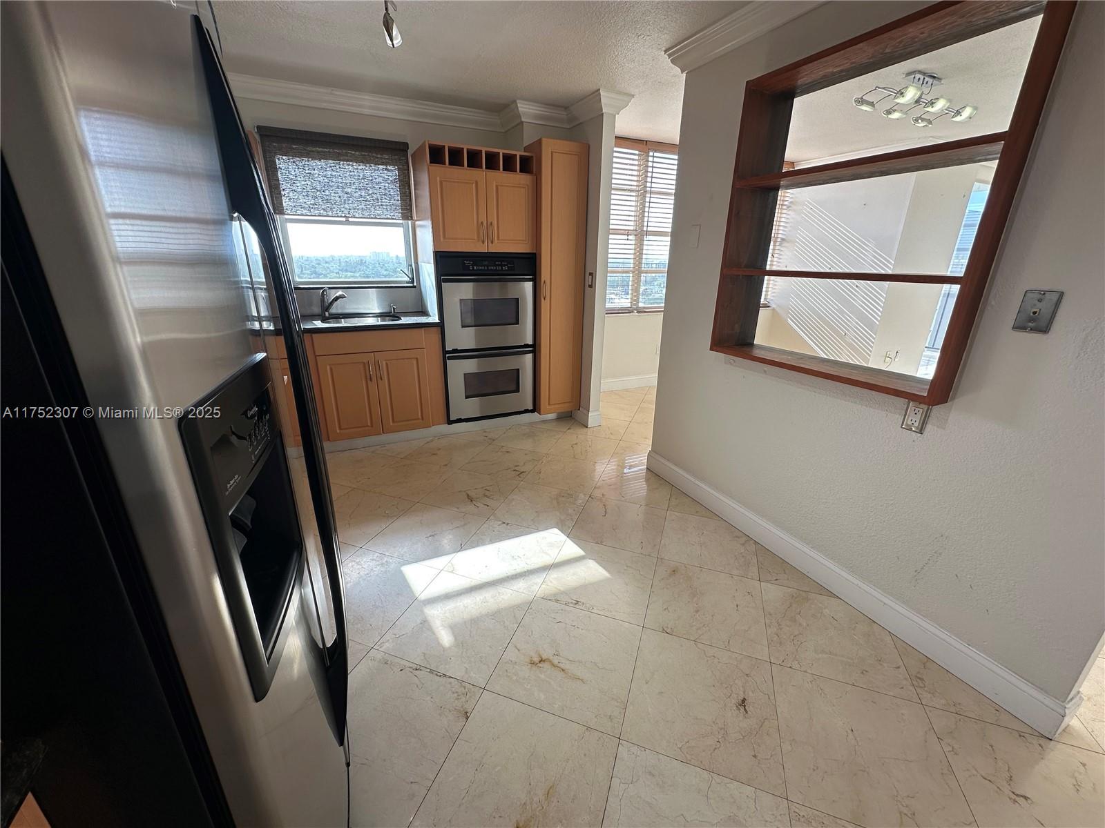 COMMODORE PLAZA CONDO - Residential Lease