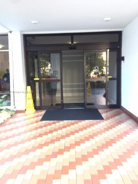 COMMODORE PLAZA CONDO - Residential Lease