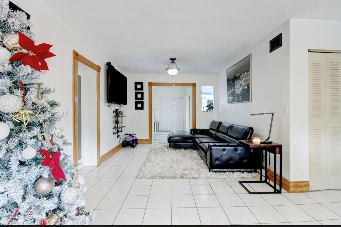 MIAMI GARDENS ESTATES SEC - Residential