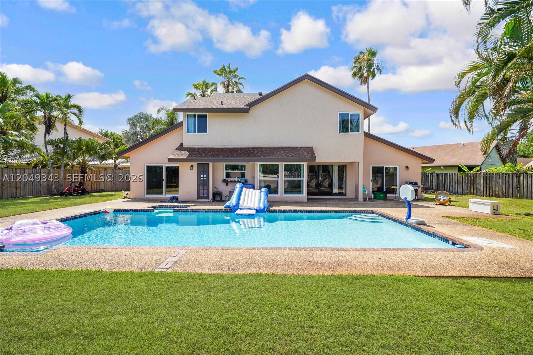 COUNTRY ADDRESS - Residential