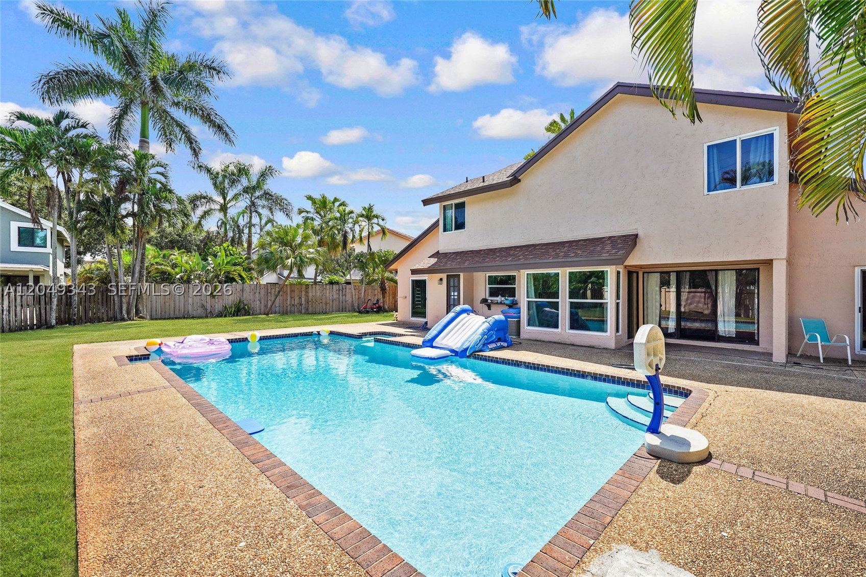 COUNTRY ADDRESS - Residential