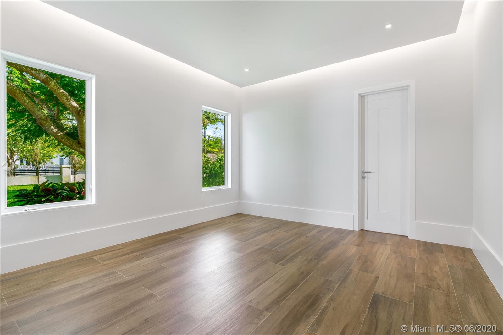 COLLINS ACRES - Residential