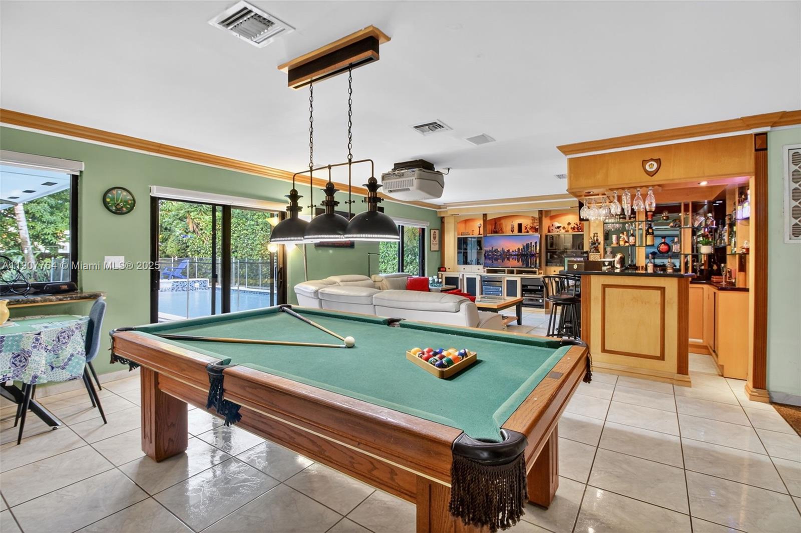 MIAMI LAKES-LAKE GLENN EL - Residential