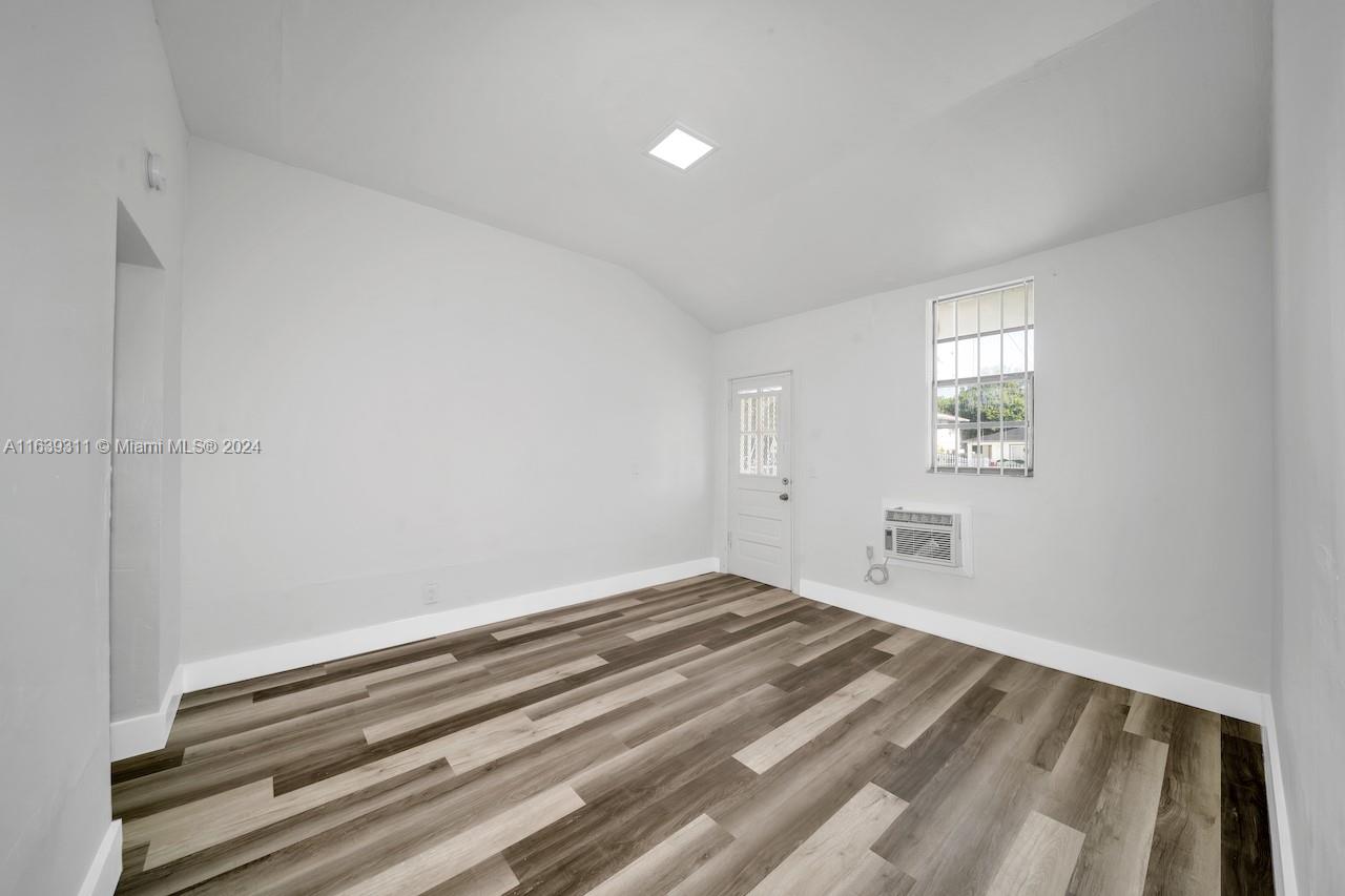 HIALEAH HEIGHTS - Residential Lease