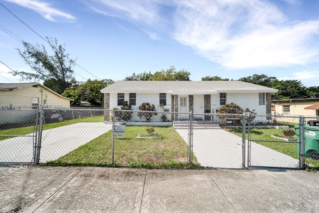 HIALEAH HEIGHTS - Residential Lease