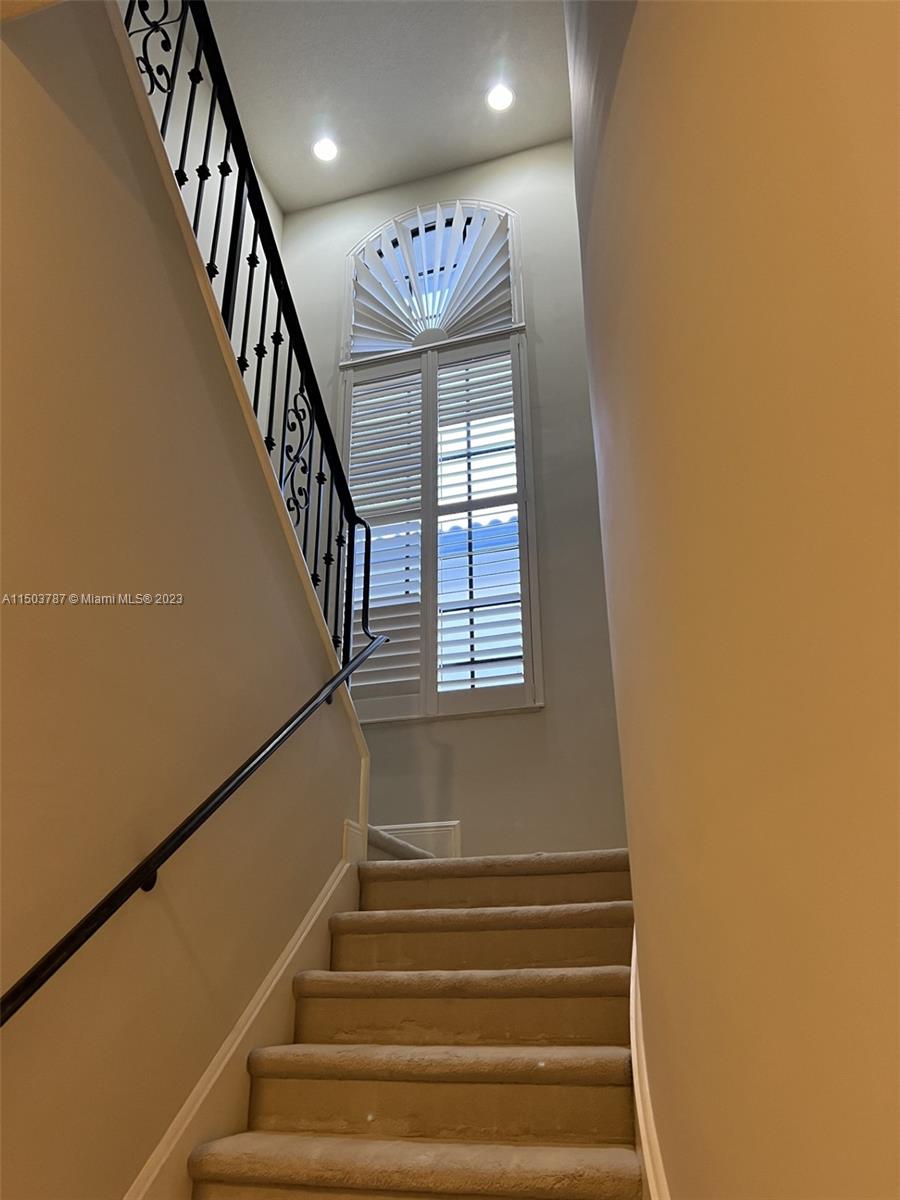CORAL KEY VILLAS 6TH SEC - Residential