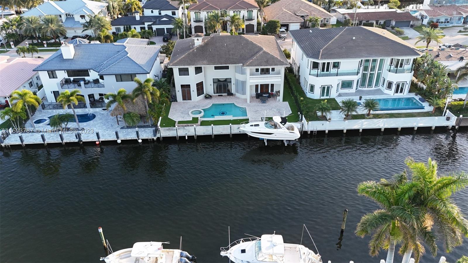 CORAL KEY VILLAS 6TH SEC - Residential