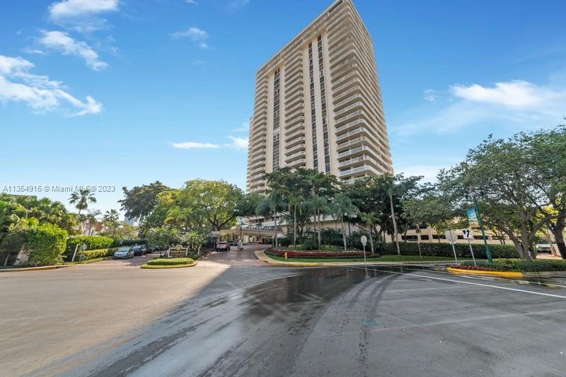 TURNBERRY TOWERS CONDO - Residential