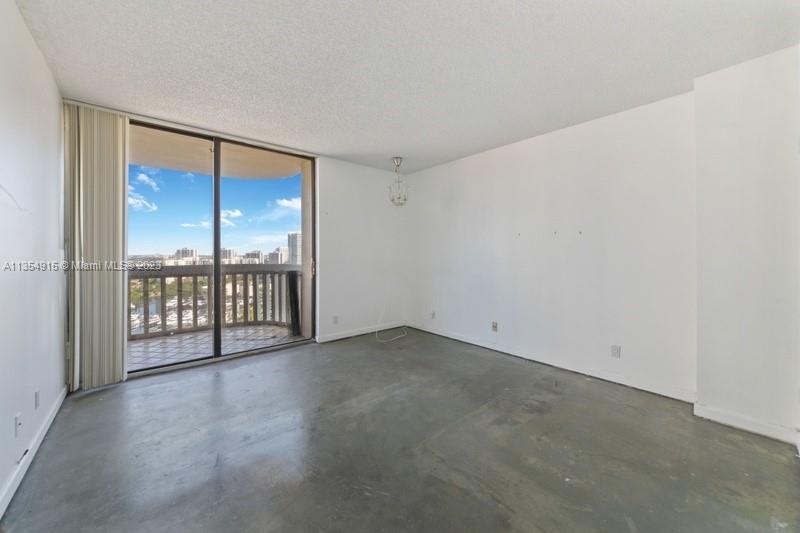 TURNBERRY TOWERS CONDO - Residential