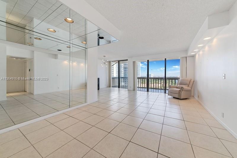 TURNBERRY TOWERS CONDO - Residential