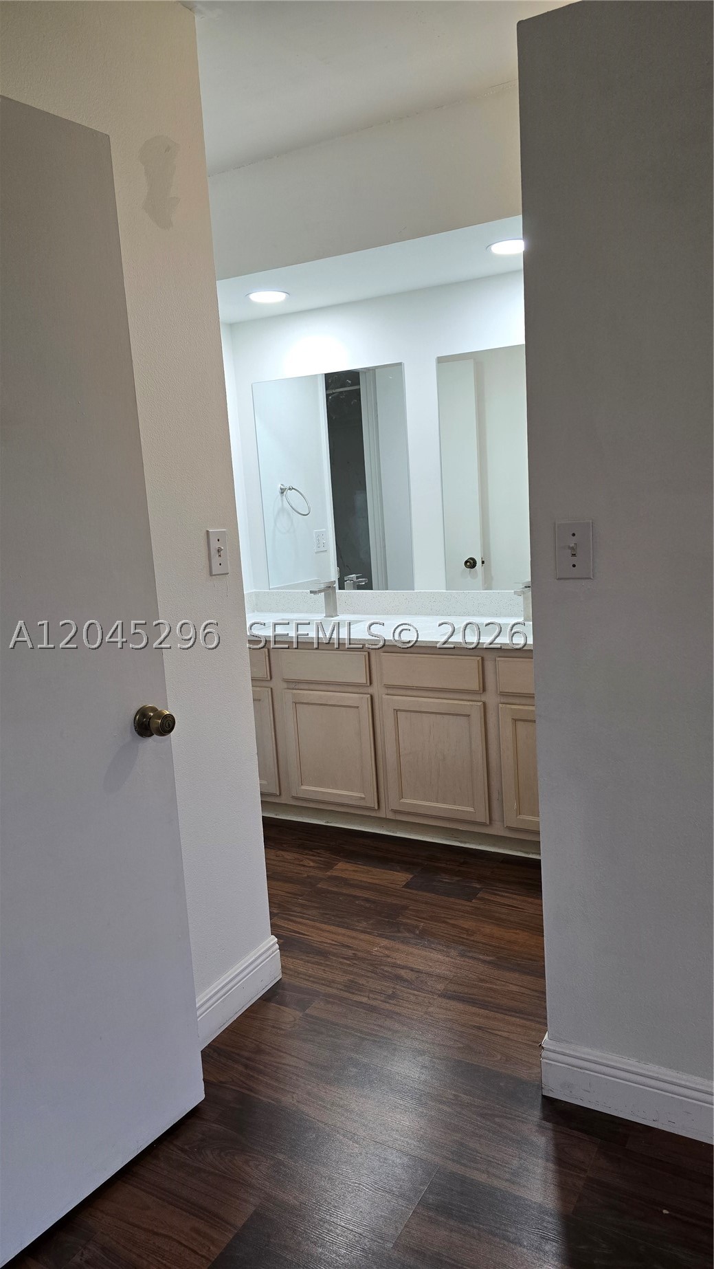HARVEST SECTION FOUR COND - Residential Lease