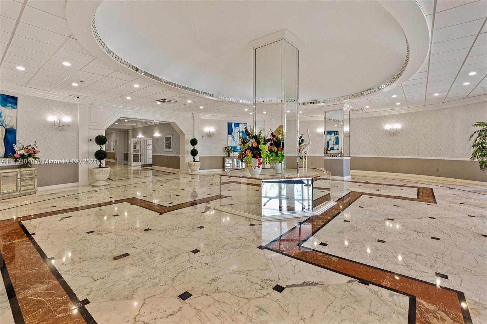 HALLMARK OF HOLLYWOOD CON - Residential