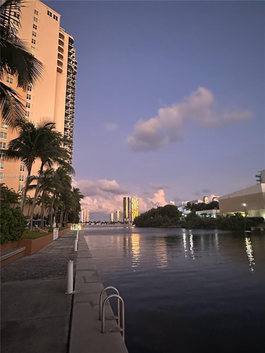 AVENTURA MARINA CONDO NUM - Residential