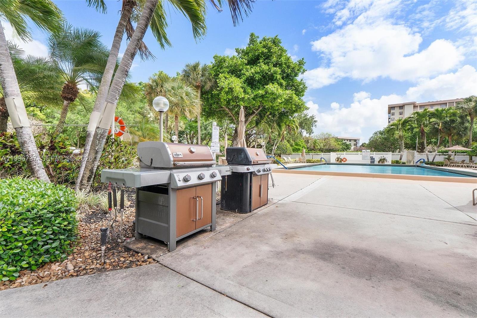 NO 115 PALM-AIRE COUNTRY - Residential