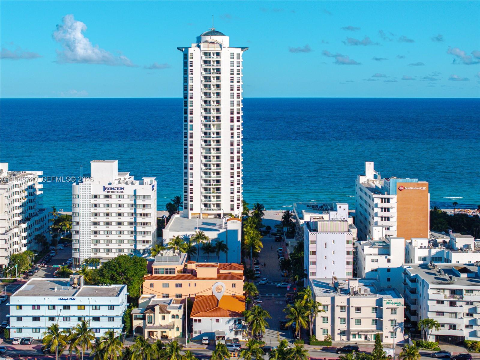 WATERSIDE CONDOMINUIM - Residential