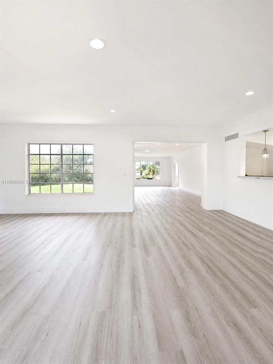 HOLLYWOOD LAKES SECTION - Residential
