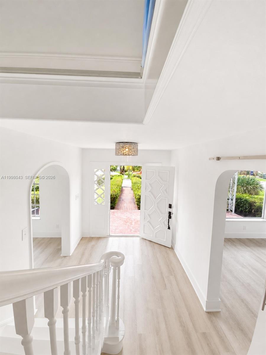 HOLLYWOOD LAKES SECTION - Residential