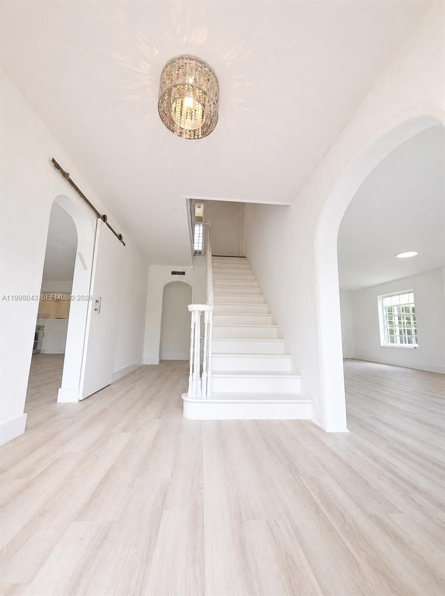 HOLLYWOOD LAKES SECTION - Residential