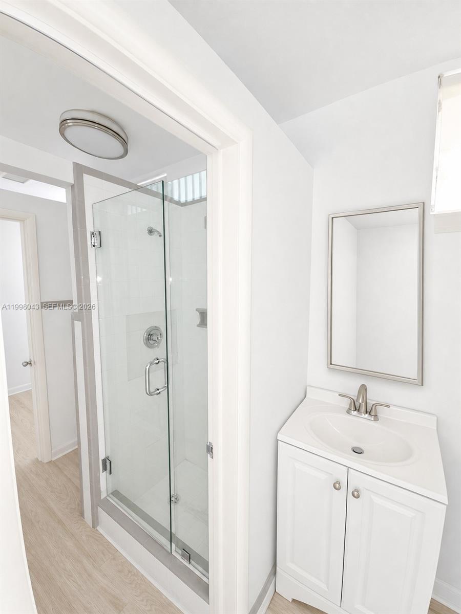 HOLLYWOOD LAKES SECTION - Residential