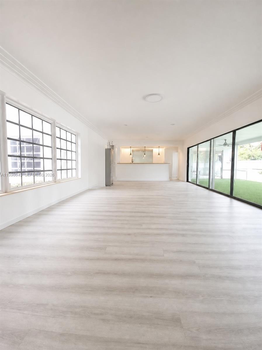 HOLLYWOOD LAKES SECTION - Residential
