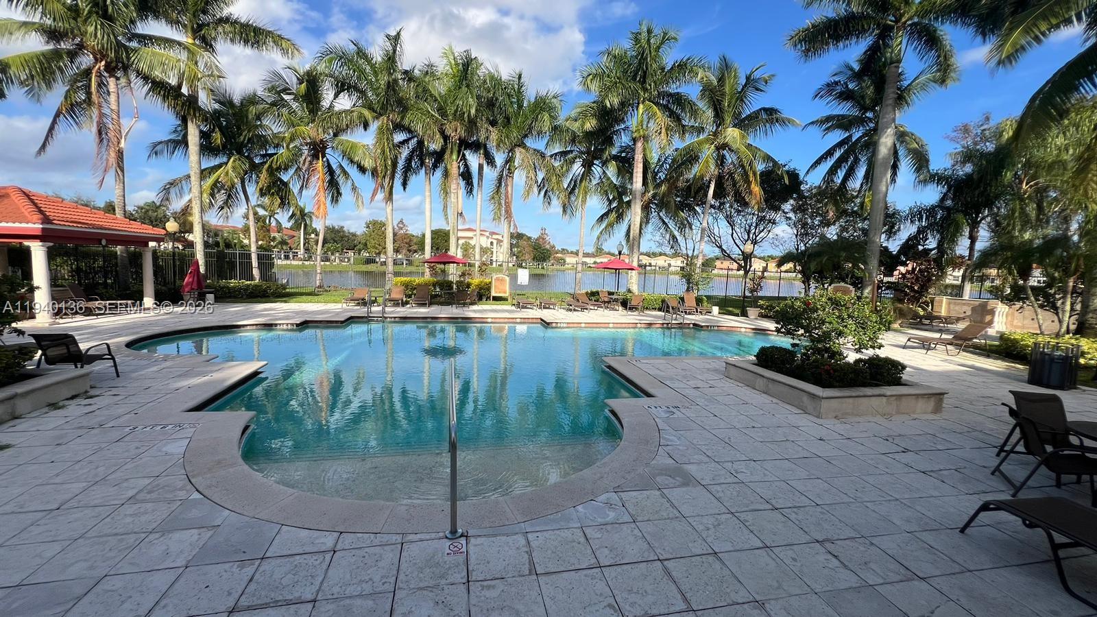EMERALD ISLE AT LAGUNA LA - Residential