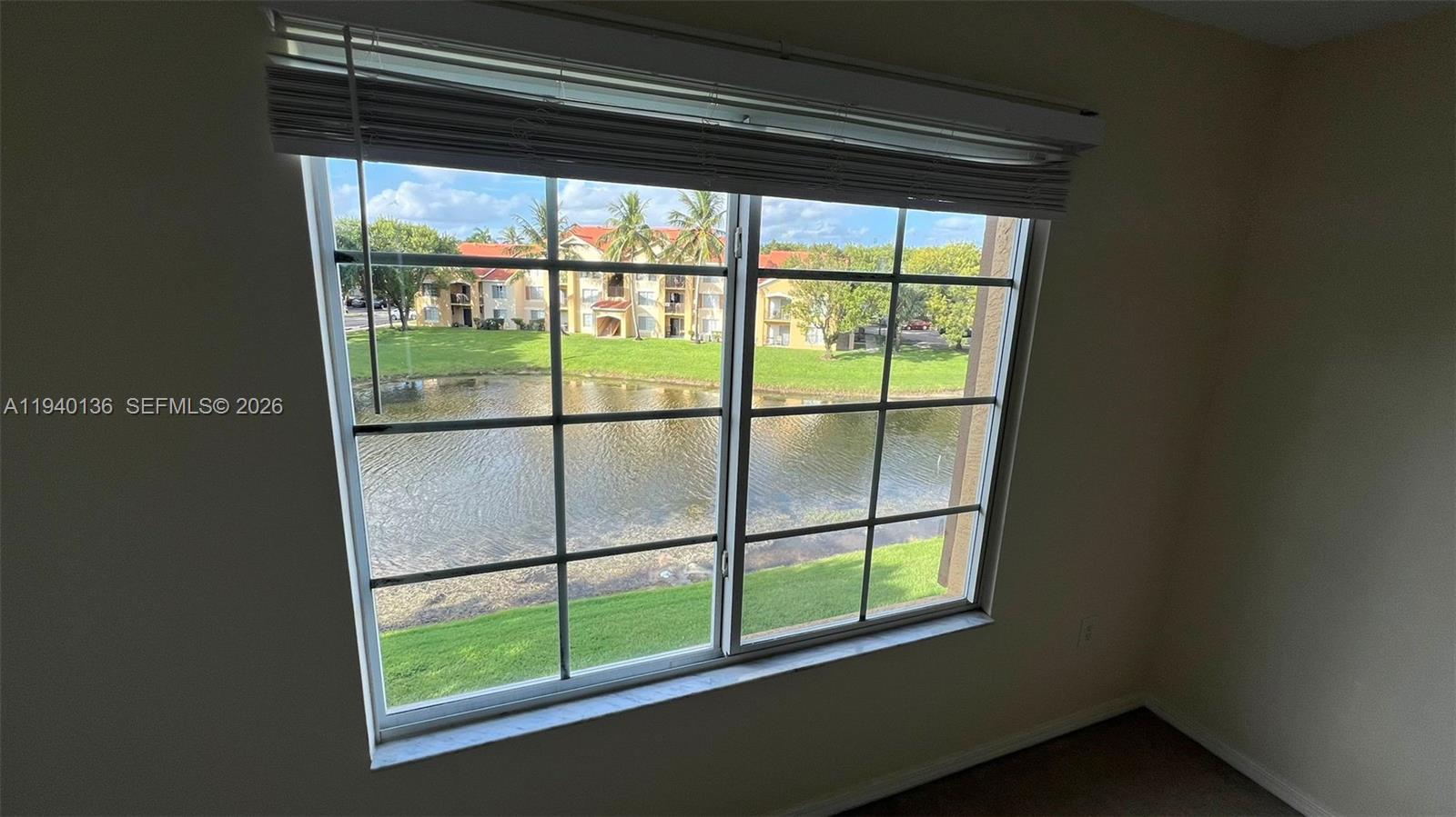 EMERALD ISLE AT LAGUNA LA - Residential