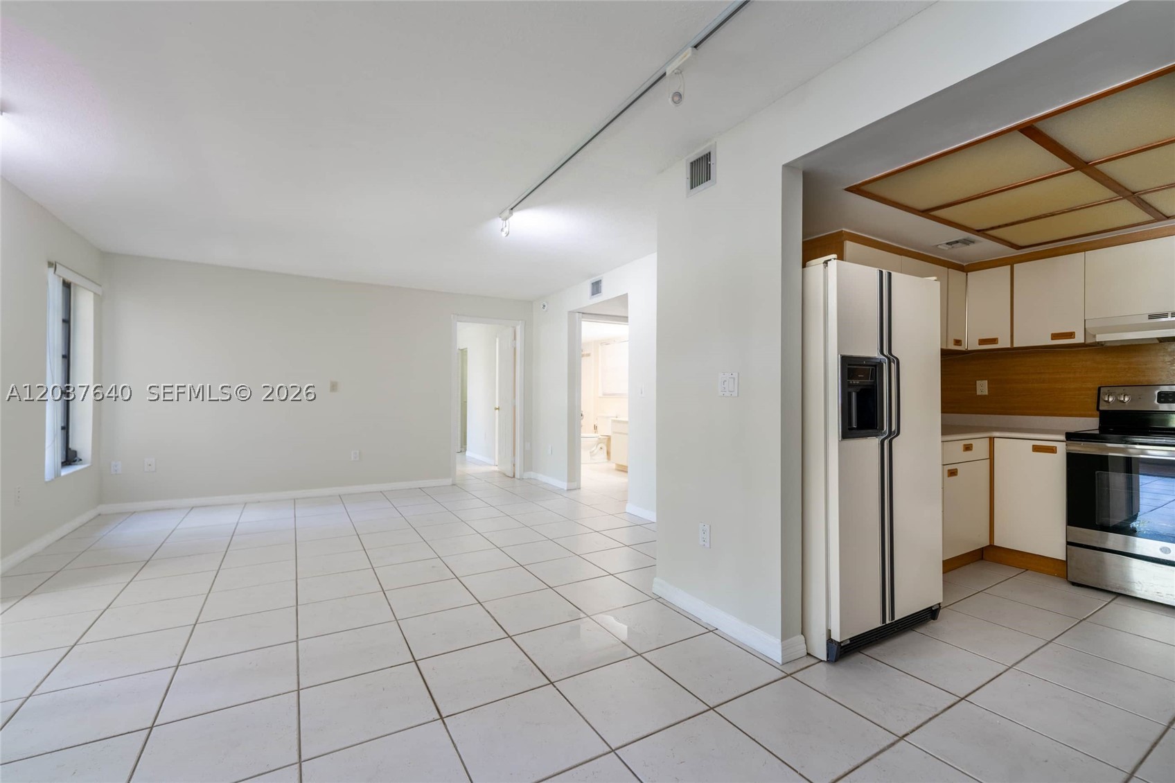 KENLAND POINTE CONDO #1 - Residential Lease