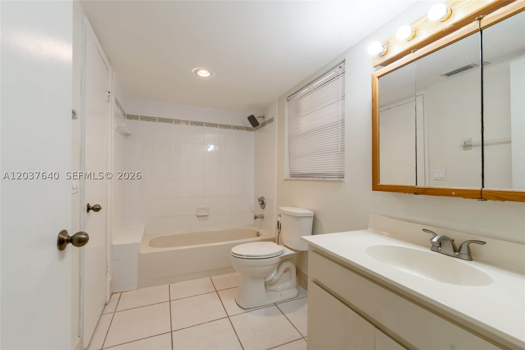 KENLAND POINTE CONDO #1 - Residential Lease