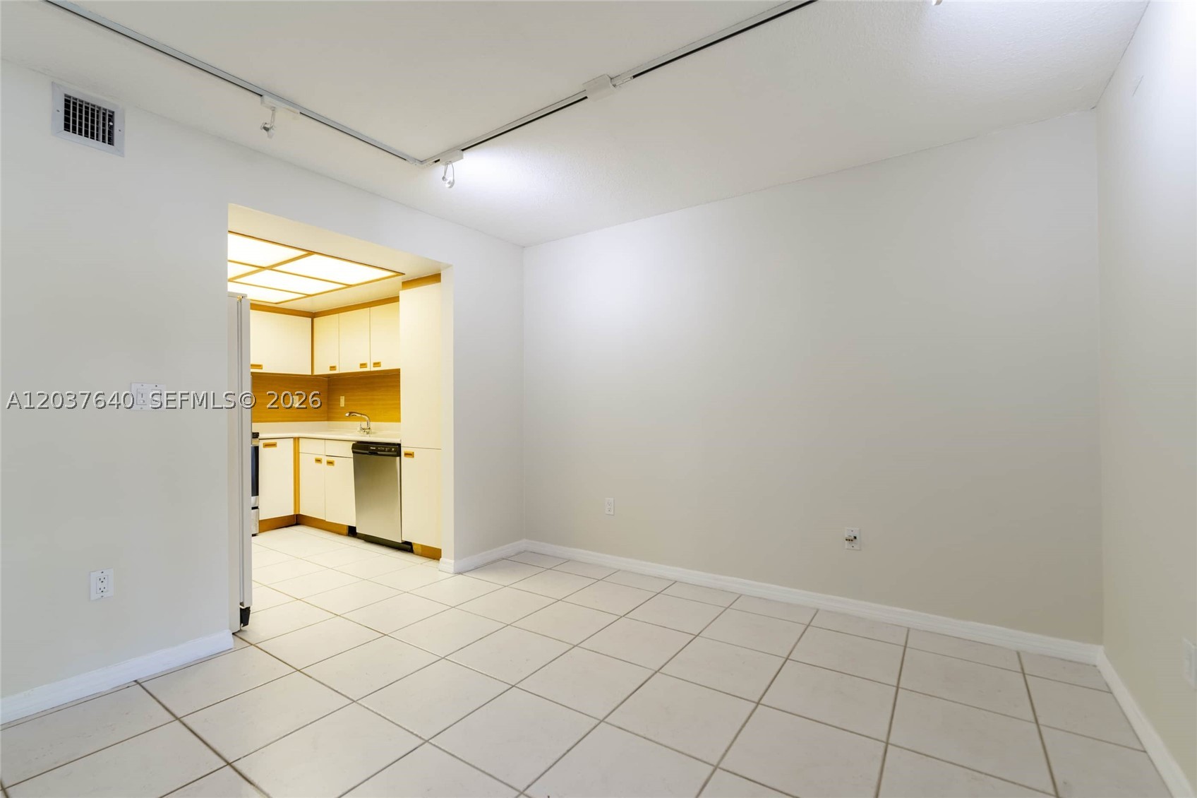 KENLAND POINTE CONDO #1 - Residential Lease