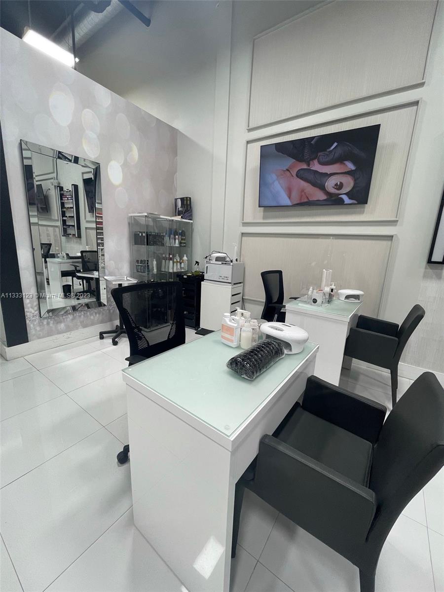 Stunning and beautiful high end Spa fully equipped!! Excellent location!! For showing please text to the listing agent. Please do not disturbs the employees.