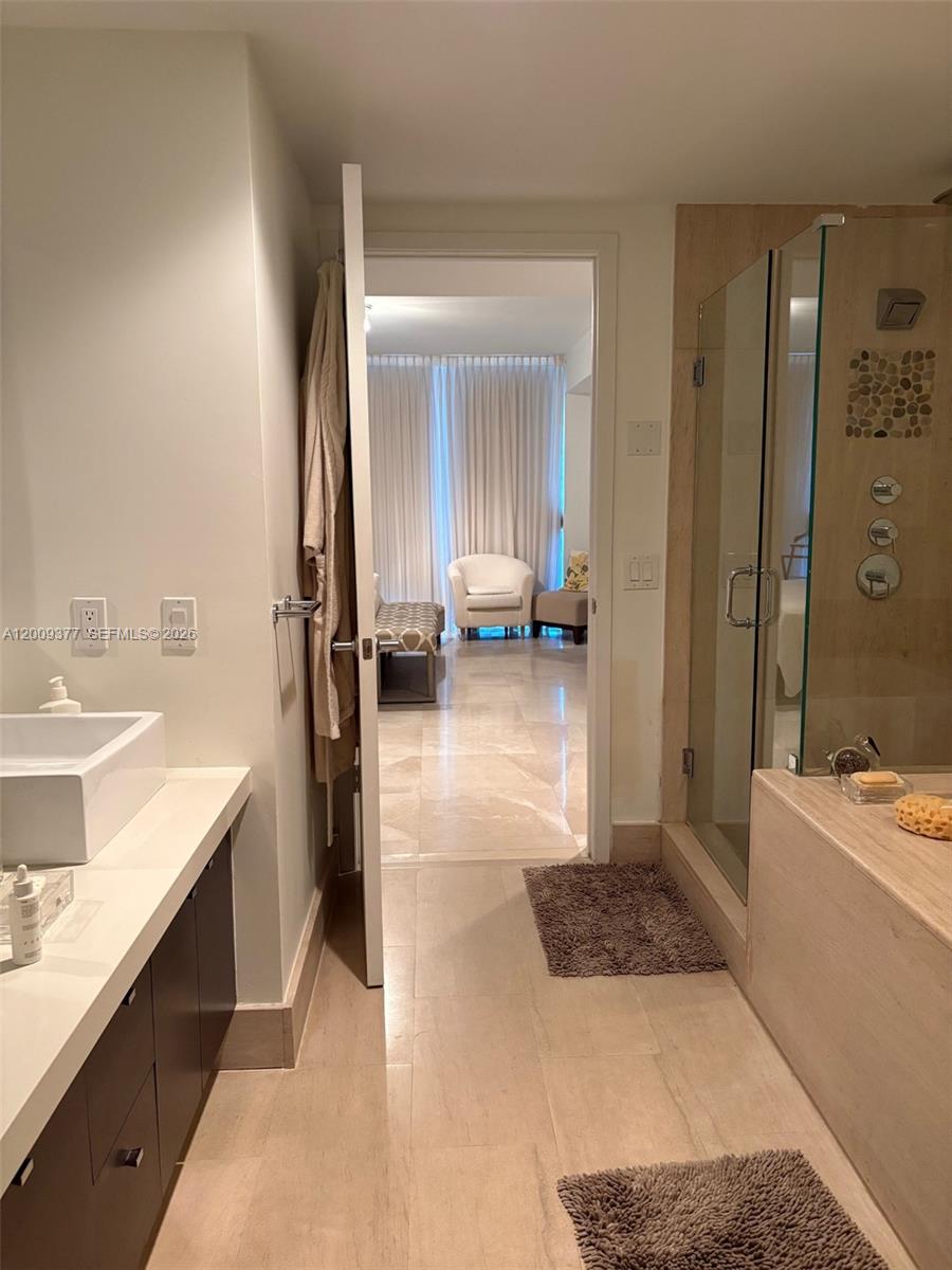 MEI CONDO - Residential