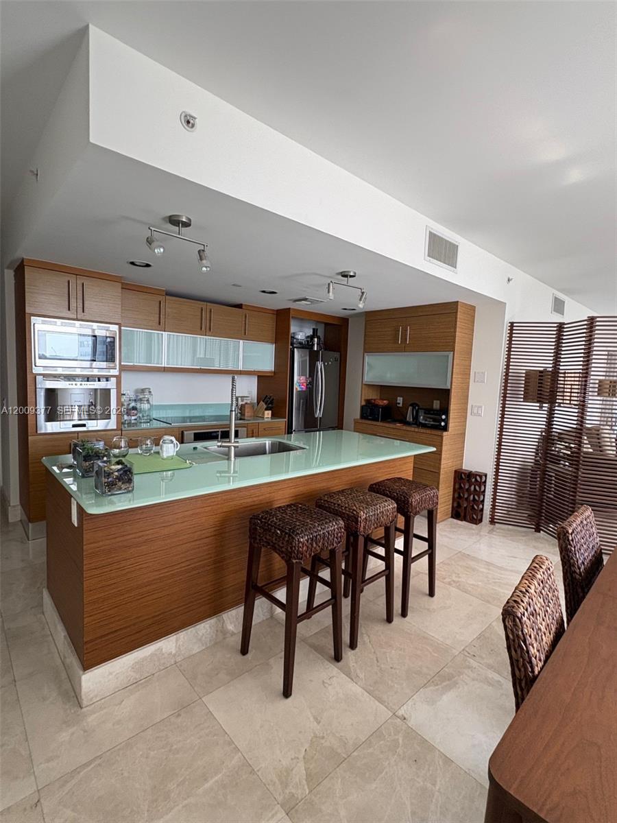MEI CONDO - Residential