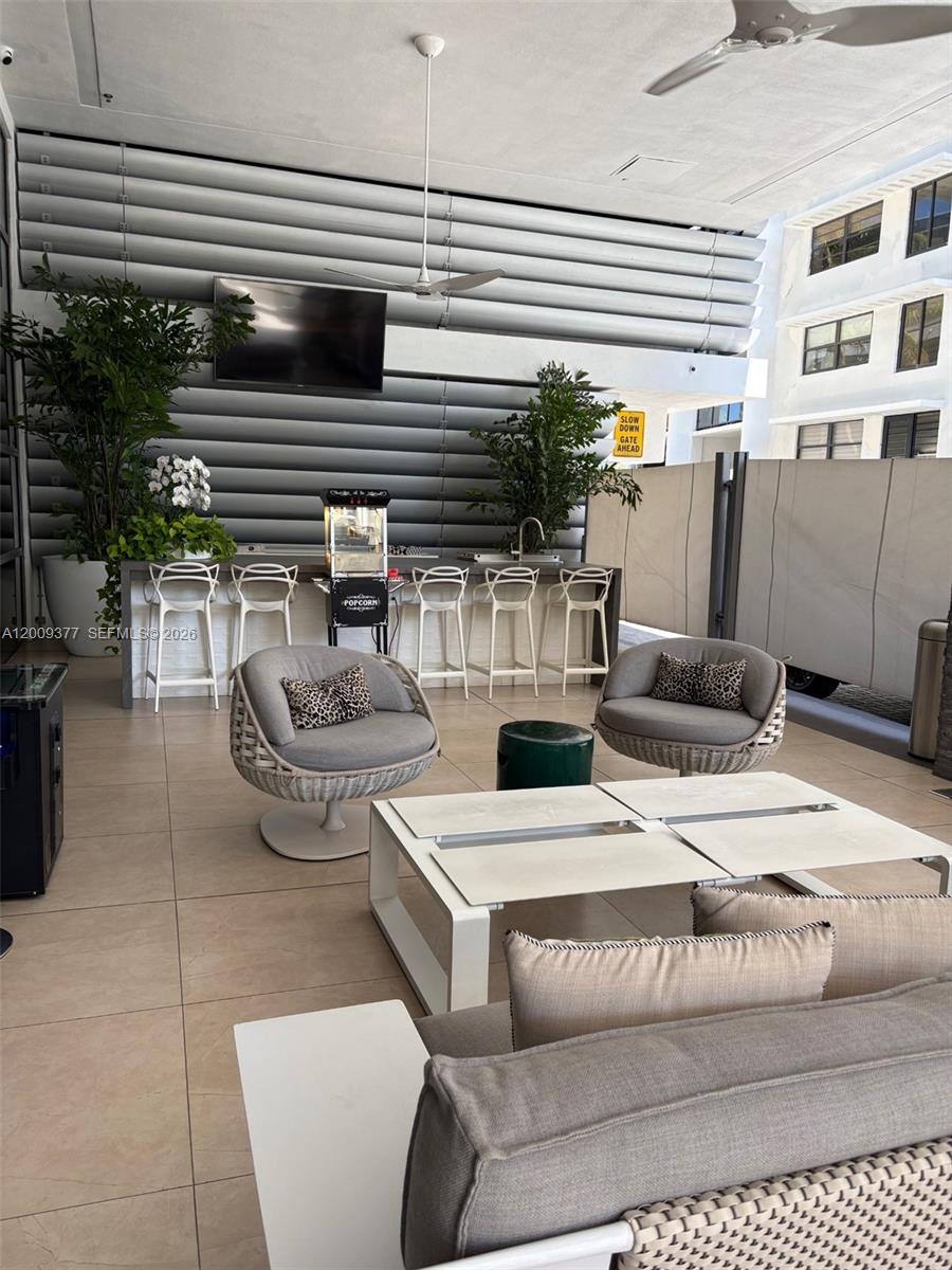 MEI CONDO - Residential