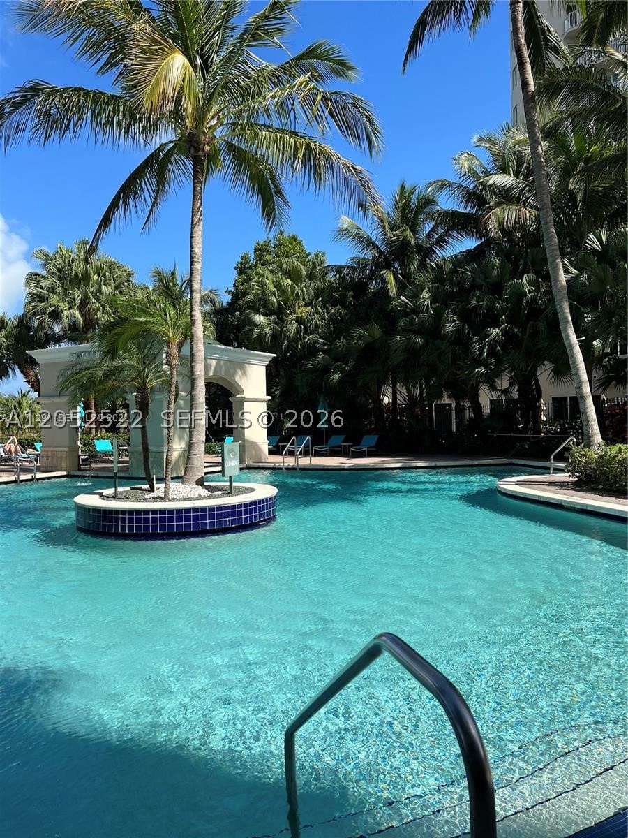 TURNBERRY ON THE GREEN CO - Residential Lease