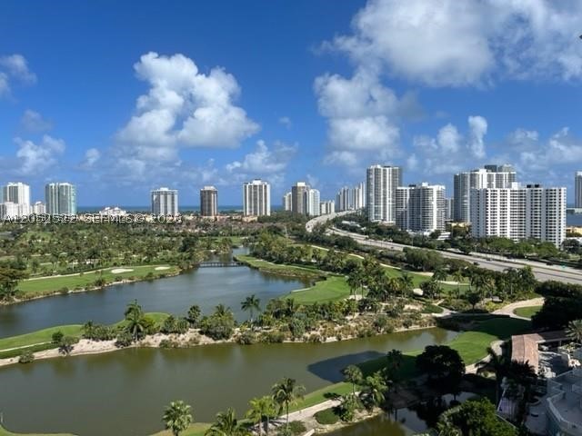 TURNBERRY ON THE GREEN CO - Residential Lease