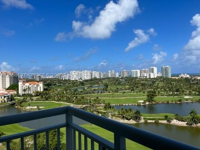 TURNBERRY ON THE GREEN CO - Residential Lease