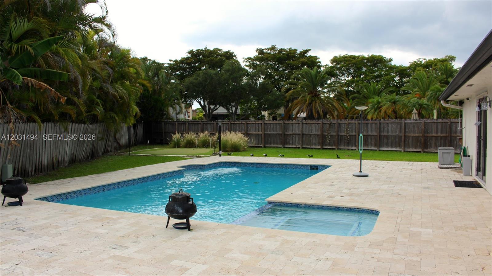 RAMAS OF KENDALL - Residential